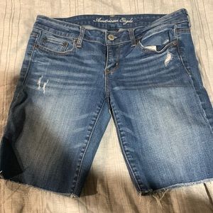 AMERICAN EAGLE dark wash thigh high jean short